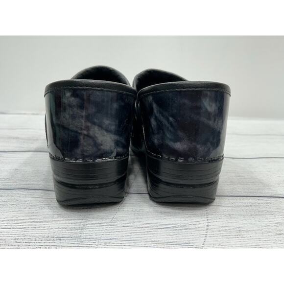 Dansko Womens Comfort Work Shoes Printed Clogs Closed Toe Slip On Blue Size 40 - Picture 7 of 11